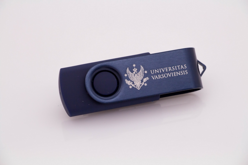 Pendrive z grawerem logo 
